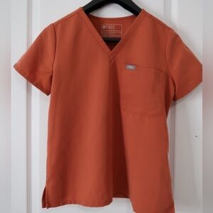 FIGS Catarina one pocket scrub top